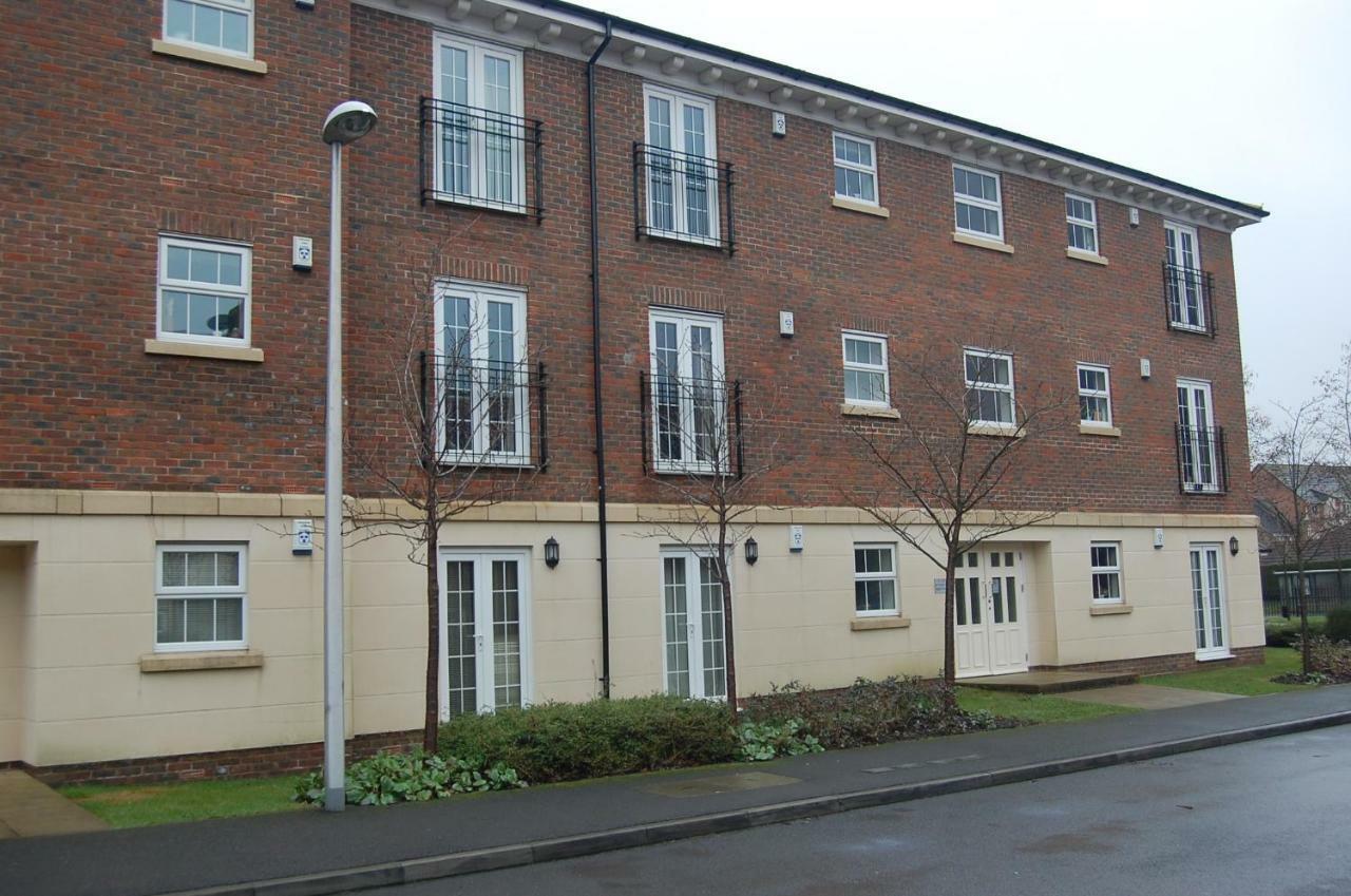 2 Bed 2 Bath At Jago Crt In Newbury - Free Allocated Parking Buitenkant foto